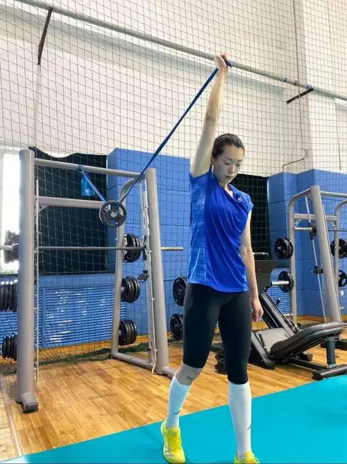 中国女排段放近照出炉,比以前更健壮,改打接应有助其重返国家队