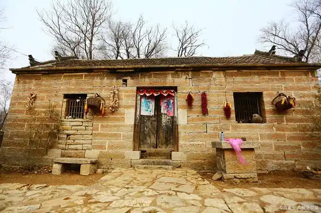 非农儿女是否能继承父母名下的农村老房子?