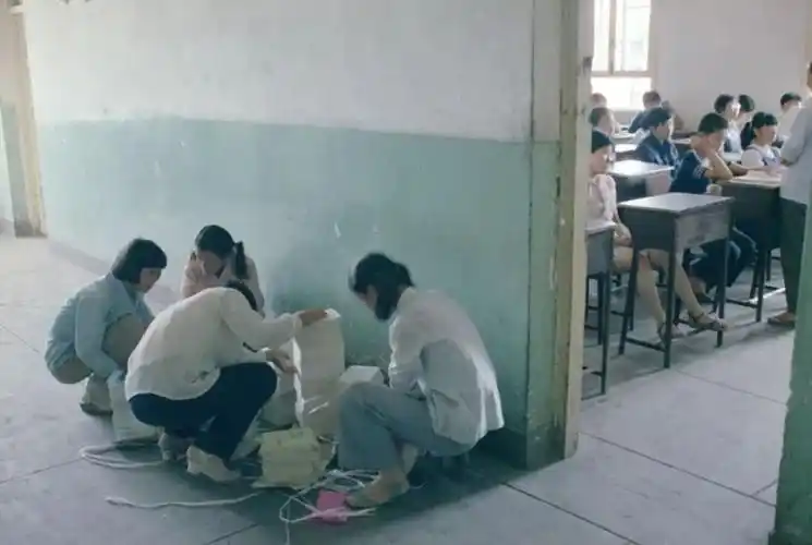 老照片:80年代的校园