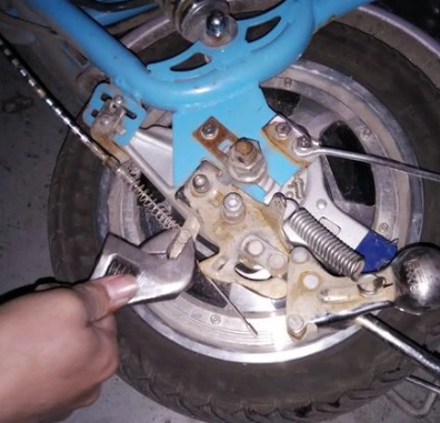 电动车后轮轴承怎么换
