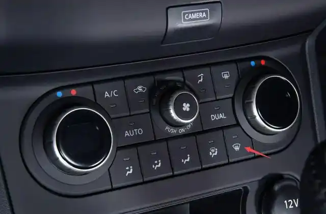 汽车除雾功能怎么开?