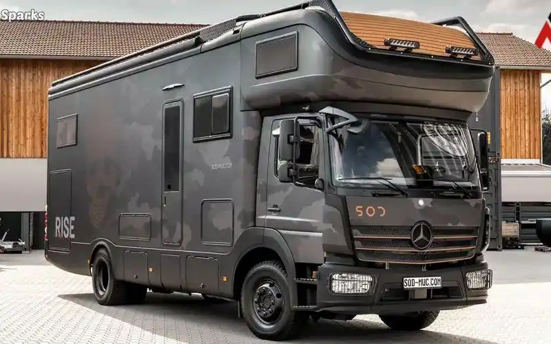 奔驰atego 4x2后双胎 轻卡中卡房车