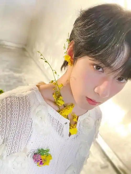 刘耀文高会图能不能做成自拍小卡.