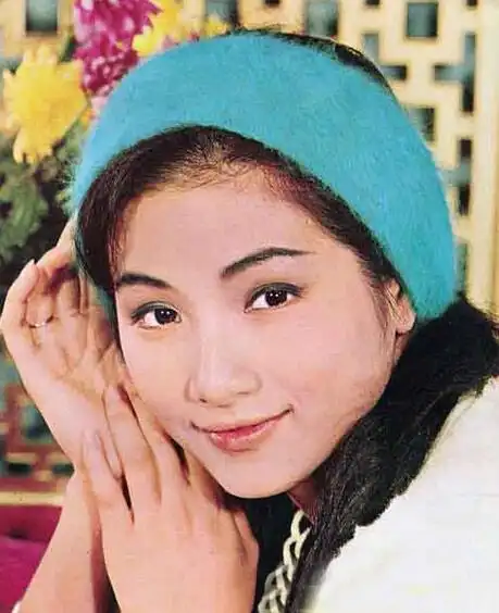 郑佩佩年轻时候的照片 早年绝美惊艳照流出(3)