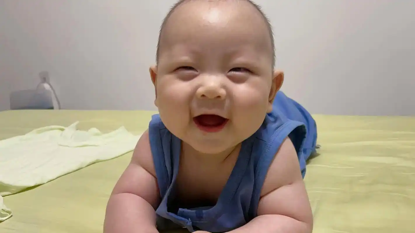 小孩的笑容是最治愈的 #治愈系笑容 #爱笑的天使宝宝