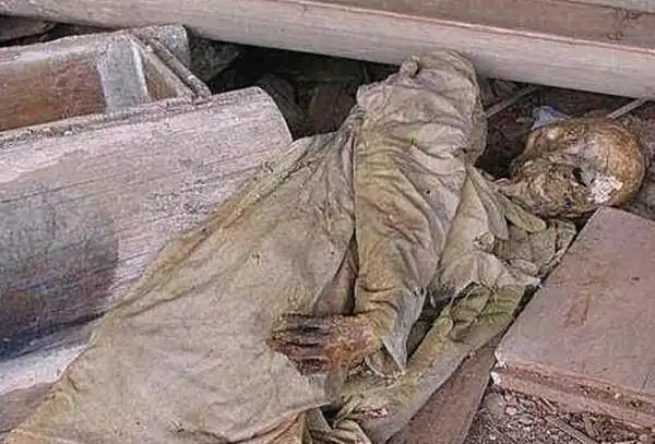 此皇帝被誉为千古一帝,生前开创盛世,死后尸骨被污水浸泡