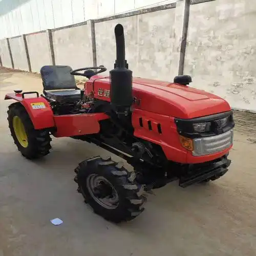 单缸两驱小四轮旋耕机四轮低油耗拖拉机30马力农用四缸拖拉机