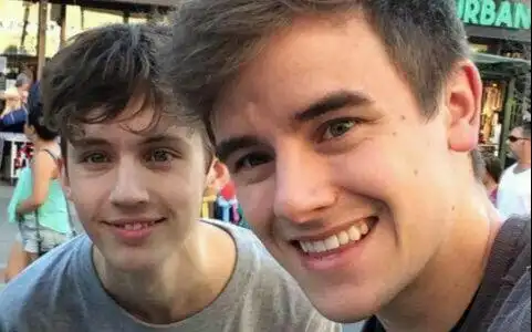 tronnor戳爷送给康康的那首道歉的歌多图预警