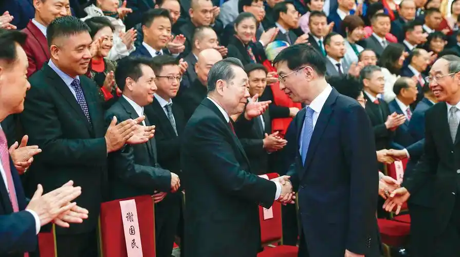 2019/11/19正大集团资深董事长谢国民当选中国侨商联合会第五届会长