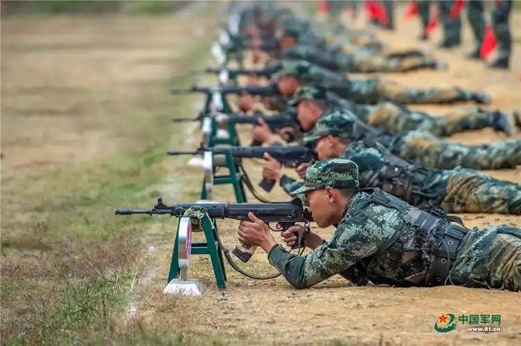 走进打靶场直击新兵首次实弹射击考核