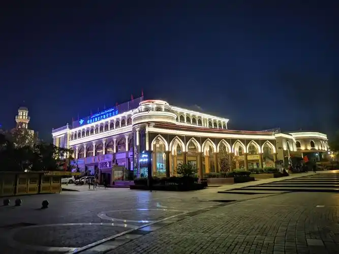 喀什古城灯光秀闪耀夜空