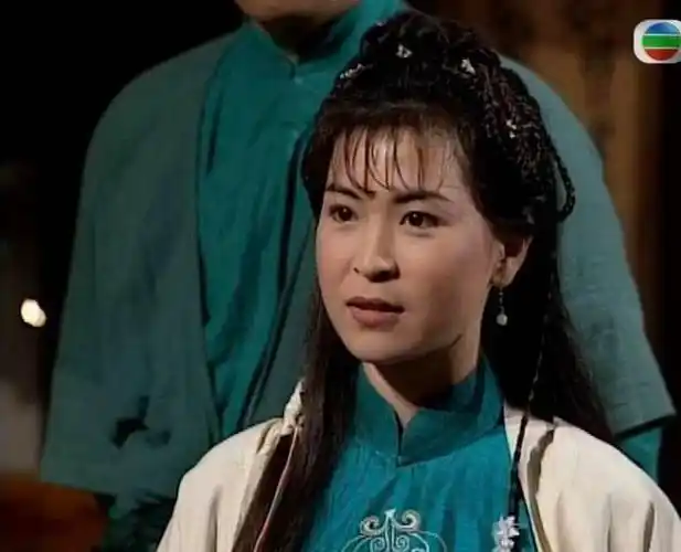 前tvb花旦苏玉华首谈结婚细节与丈夫潘灿良低调领证不办酒席