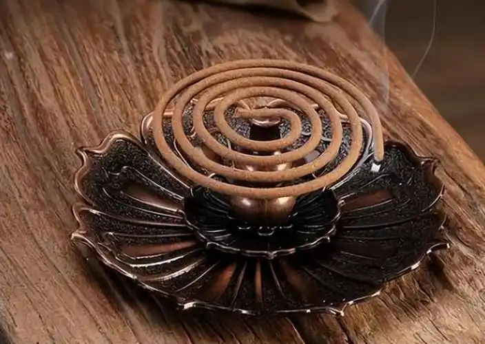 回顾烧香祈福时为何一定要烧三根香每根分别代表什么