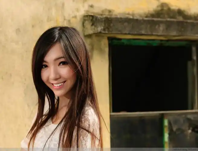 【转载】龚茜彤甜蜜外拍