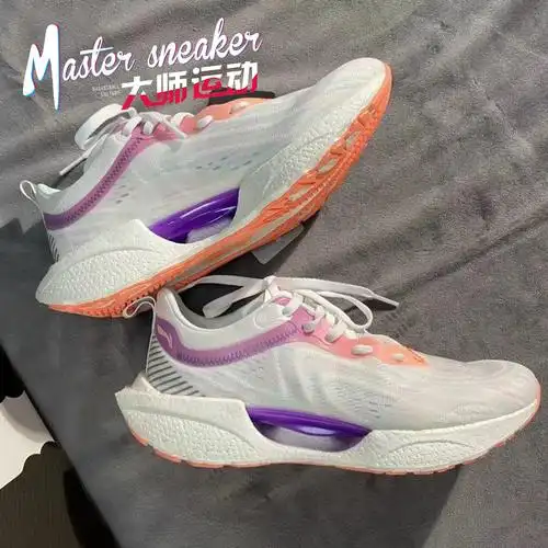 李宁跑鞋超轻18