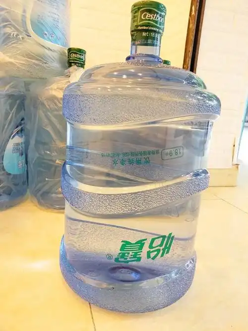 交大路蓝光桶装水送水上门 蓝剑 活力心 免费提供饮水机