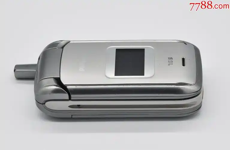 飞利浦翻盖手机