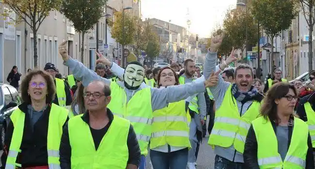 卫星图带你看懂黄马甲事件