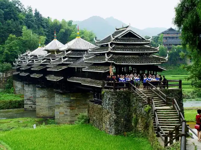 而电影能展现三江的风土人情和民族特色,让世界各地的人了解深山侗寨