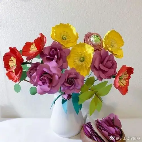 手工纸艺花儿~~做纸艺花卉,最常用到的就是彩色卡纸,皱纹纸,还有那种