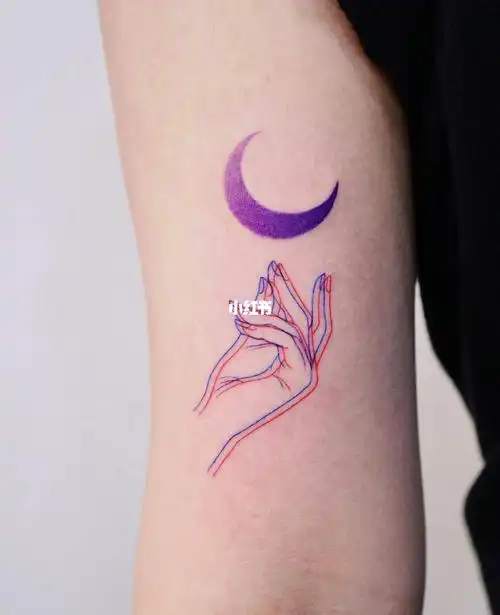 月亮是弧形锋芒对外温柔对你93#纹身#郑州纹身#女生纹身#月亮纹身