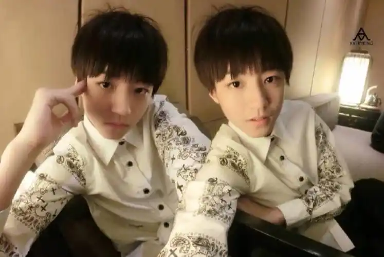 两只合照.#王俊凯##tfboys王俊凯#王俊凯王俊凯王俊凯.小凯更博啦!