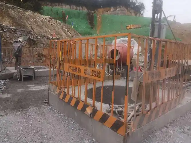 鱼泉沟2#大桥右幅2#墩人工挖孔桩施工