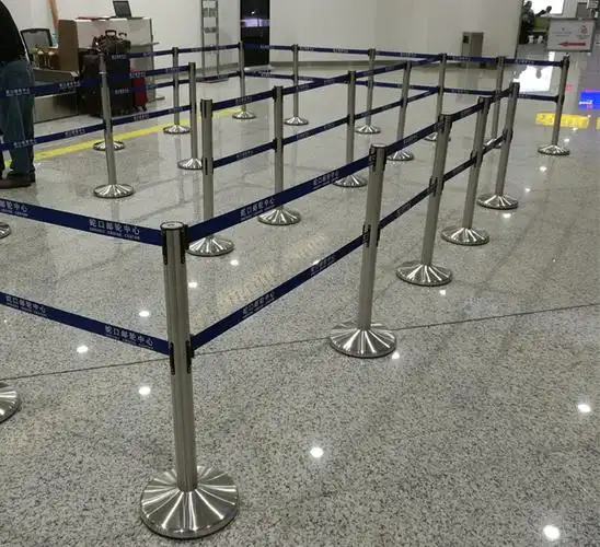 不锈钢隔离带礼宾柱栏杆座 双层活动围栏银行排队柱警戒拉带护栏,批发