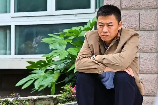 《便衣警察》胡亚捷:曾三次闹离婚,却被妻子的孝心感动了他