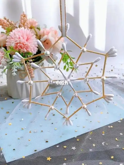 就要到大雪节气了,和孩子一起用棉签做好看的雪花挂饰吧#幼儿园手工