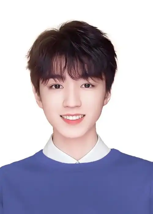 [王俊凯][分享]210613 王俊凯粉丝制作证件照合集 五官优越一脸正气