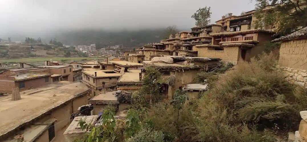 十一月三十日返程上午游览六百多年历史的城子古村.