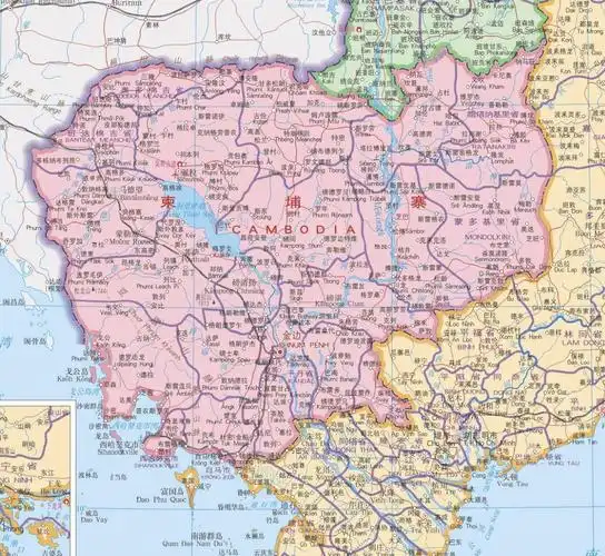 在路上微笑的绵羊柬埔寨一