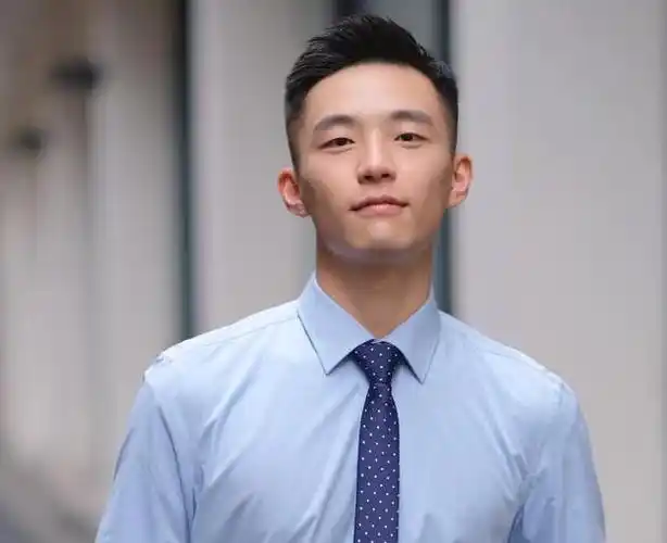 男生文艺简短句子阳光男孩文案短句