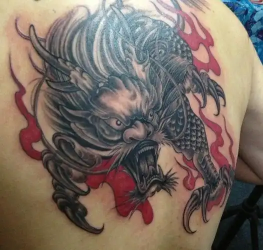 的麒麟纹身tag标签:男士背部麒麟霸气十足的胸前烈火麒麟纹身tag标签