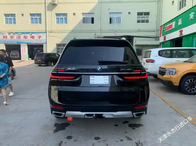 2023款宝马x7港口最新价格行情现车售85万起