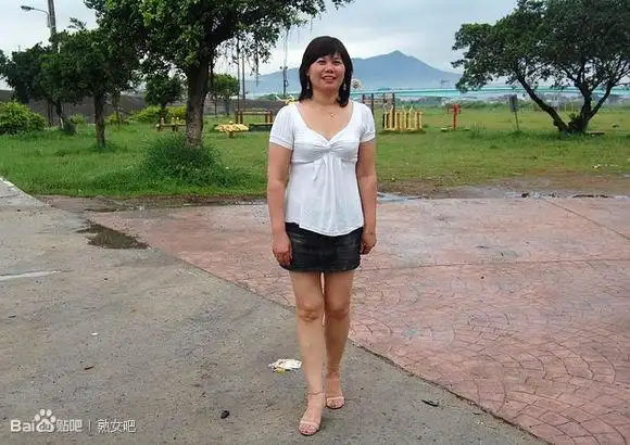 【转载】短裙熟女阿姨 - m13956717371的日志 - 网易博客