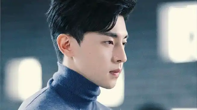 侧颜帅哥图鉴#邓伦侧颜无敌了@邓伦