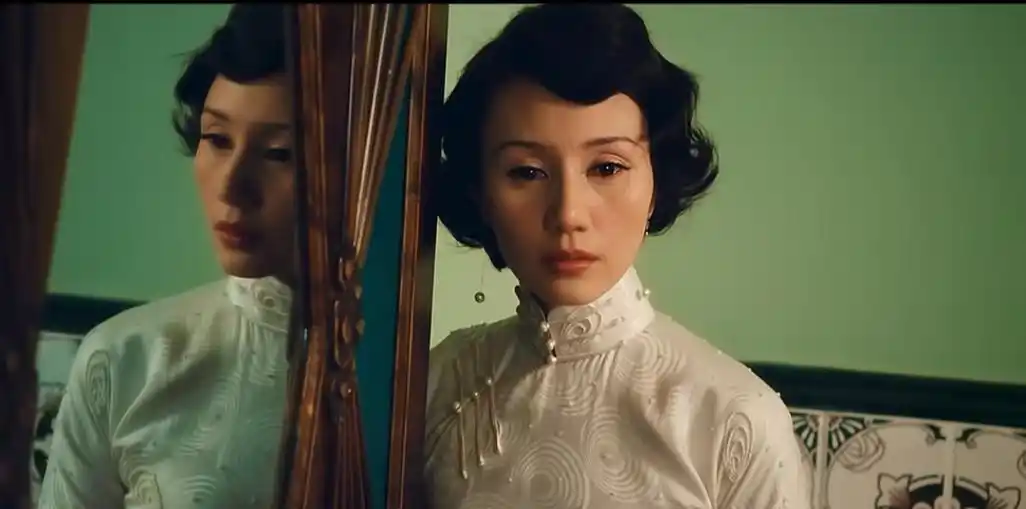 《大上海》袁泉回眸一眼,道尽千思万绪!