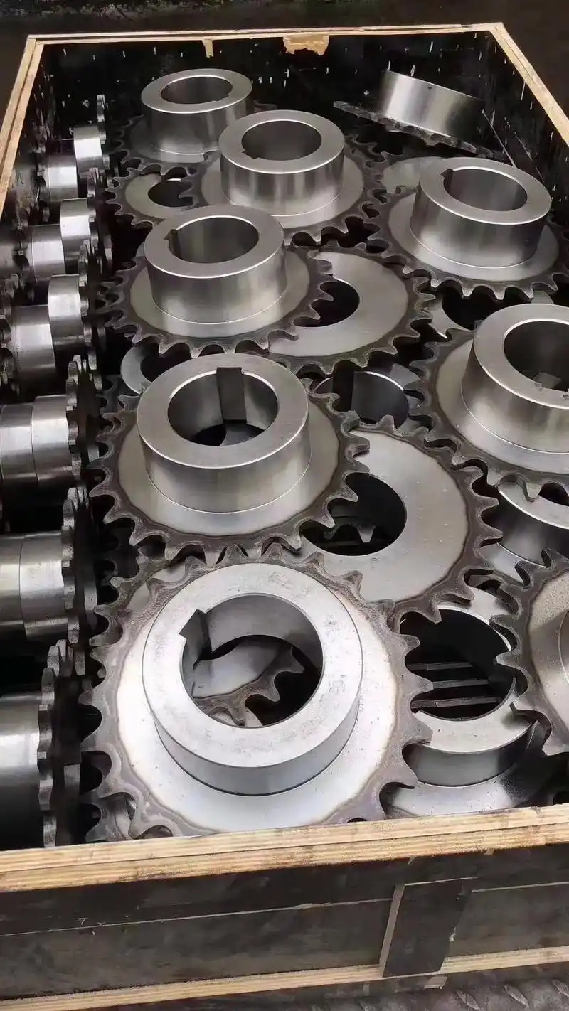 定做的齿轮链轮加工完成,装车发走喽!大家好!这里是机械传动 - 抖音