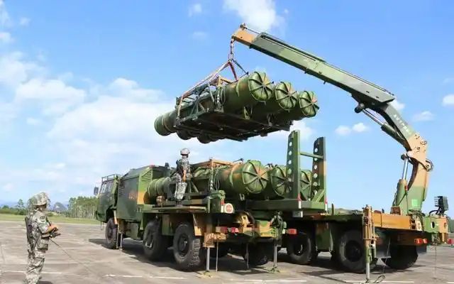 红旗17导弹现身东部战区列装目的不言而喻勿谓言之不预也