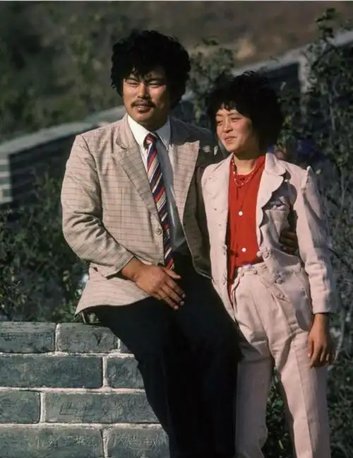 老照片上世纪七八十年代情侣合照甜蜜恩爱真情流露