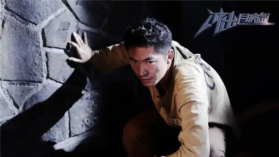 李易峰柯震东演谍战剧靳东朱泳腾却演高富帅