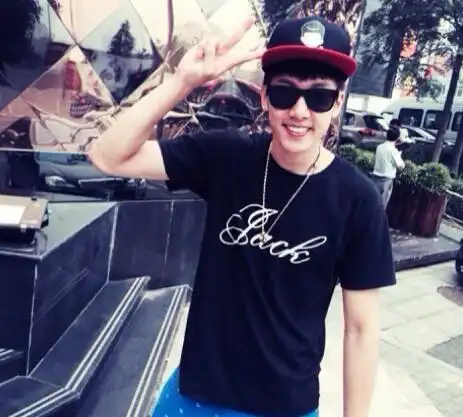 图孙克杰牵手佳敏爱打篮球的大男孩