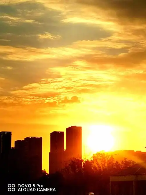 北京天空现壮美朝霞是怎么回事,关于朝霞的天空的新消息.