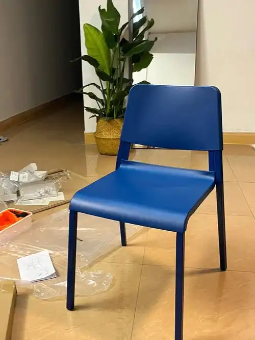 宜家这张新品蓝椅子也太好看了