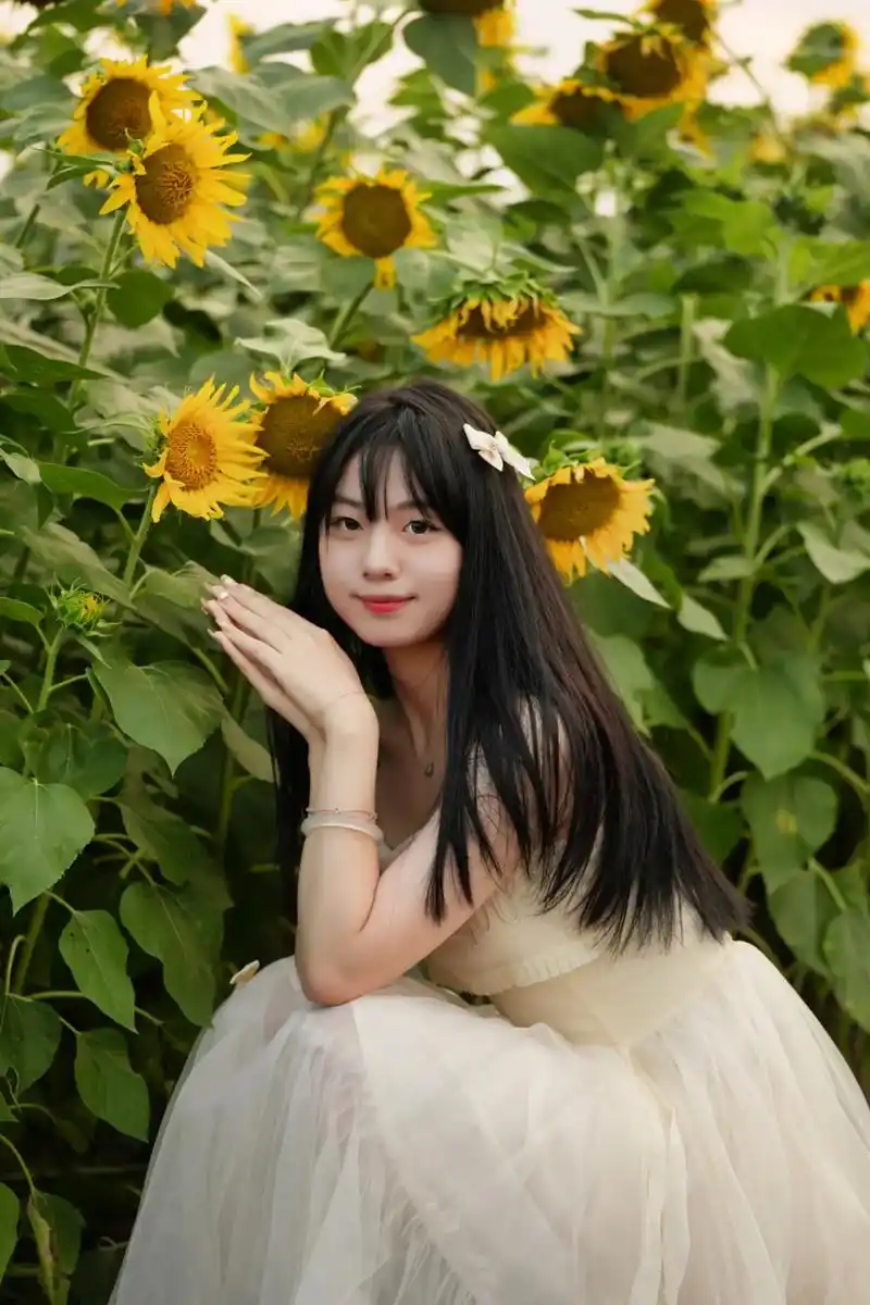 微笑拥抱每一天,做像向日葵般温暖的女孩.听说:每个喜欢向日葵 - 抖音