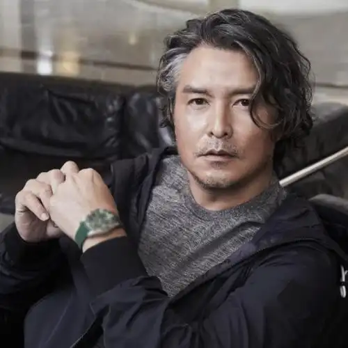 李铭顺电视剧李铭顺晒夫妻俩游泳照