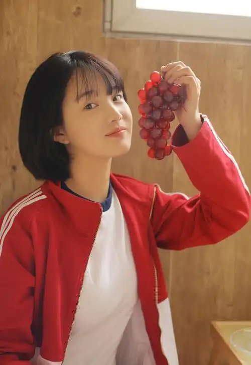 运动服美女清爽短发性感制服诱惑写真第一辑