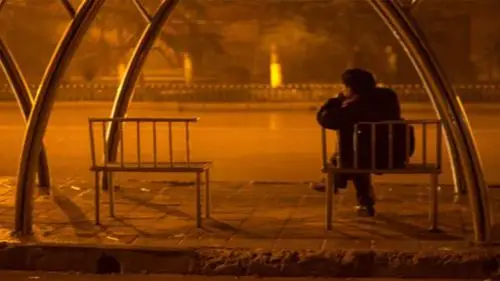 一个人伤感背影抽烟